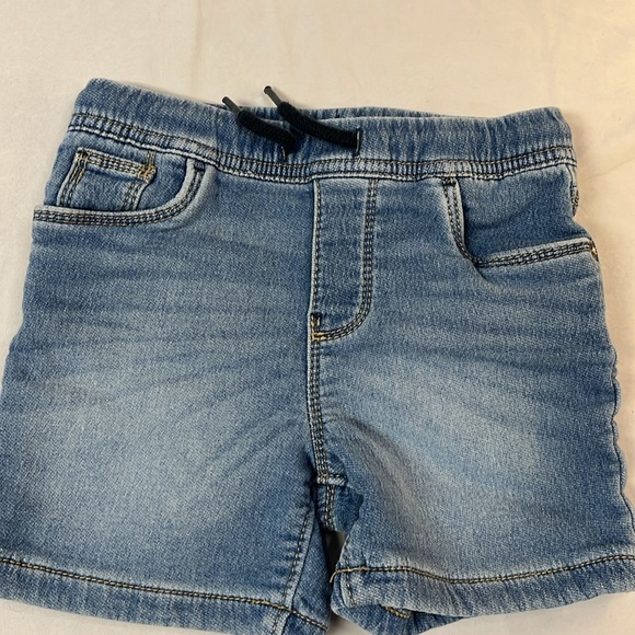 2T jean shorts and button down shirt bundle - Picture 5 of 6